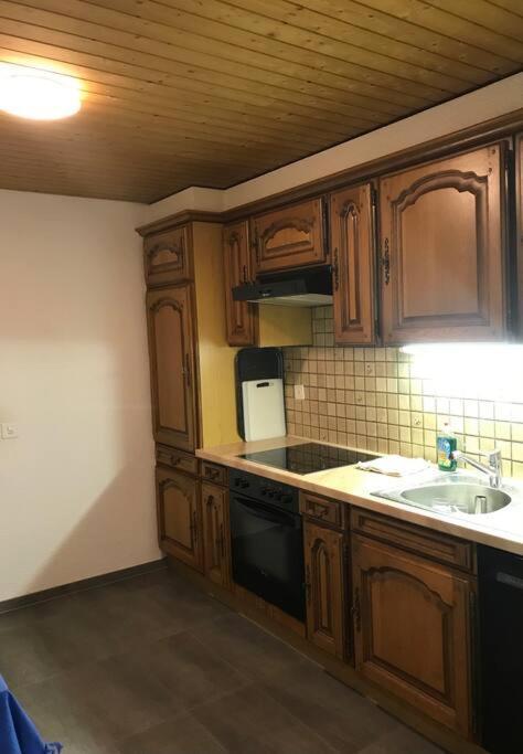 Apartamento Simple Flat 72 M2 In The Centre Of Burgdorf With Private Parking Exterior foto